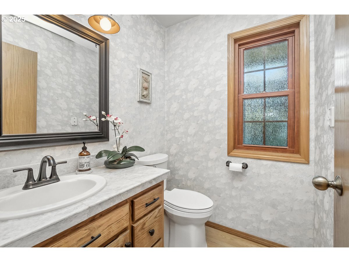 8715 Southwest Tachi Court Tualatin, OR 97062 - Photo 10 of 48 Bathroom