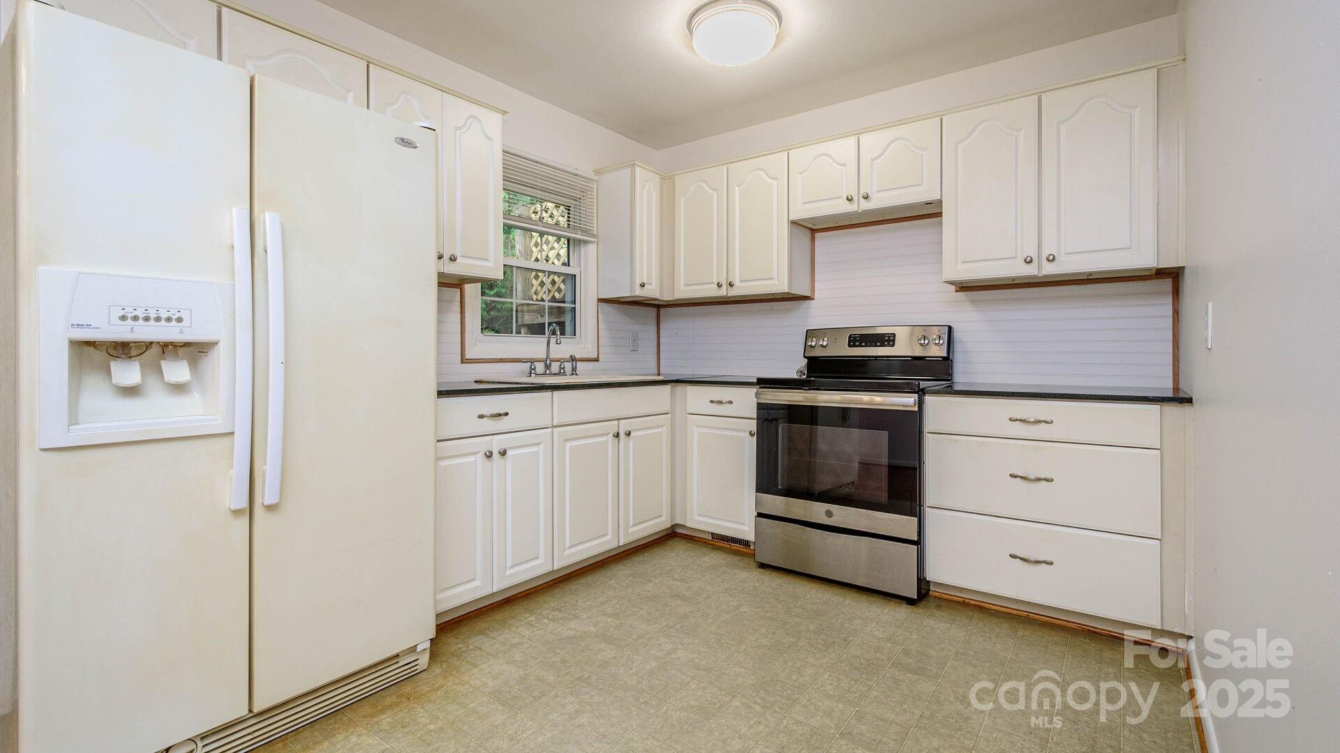 51 Bell Road Asheville, NC 28805 - Photo 13 of 38