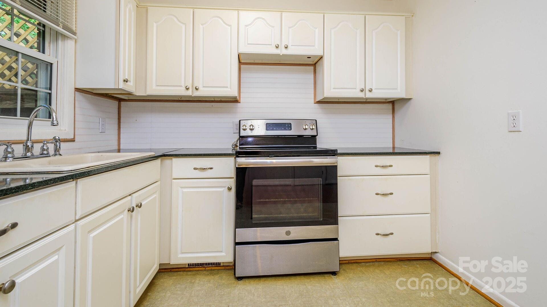 51 Bell Road Asheville, NC 28805 - Photo 14 of 38