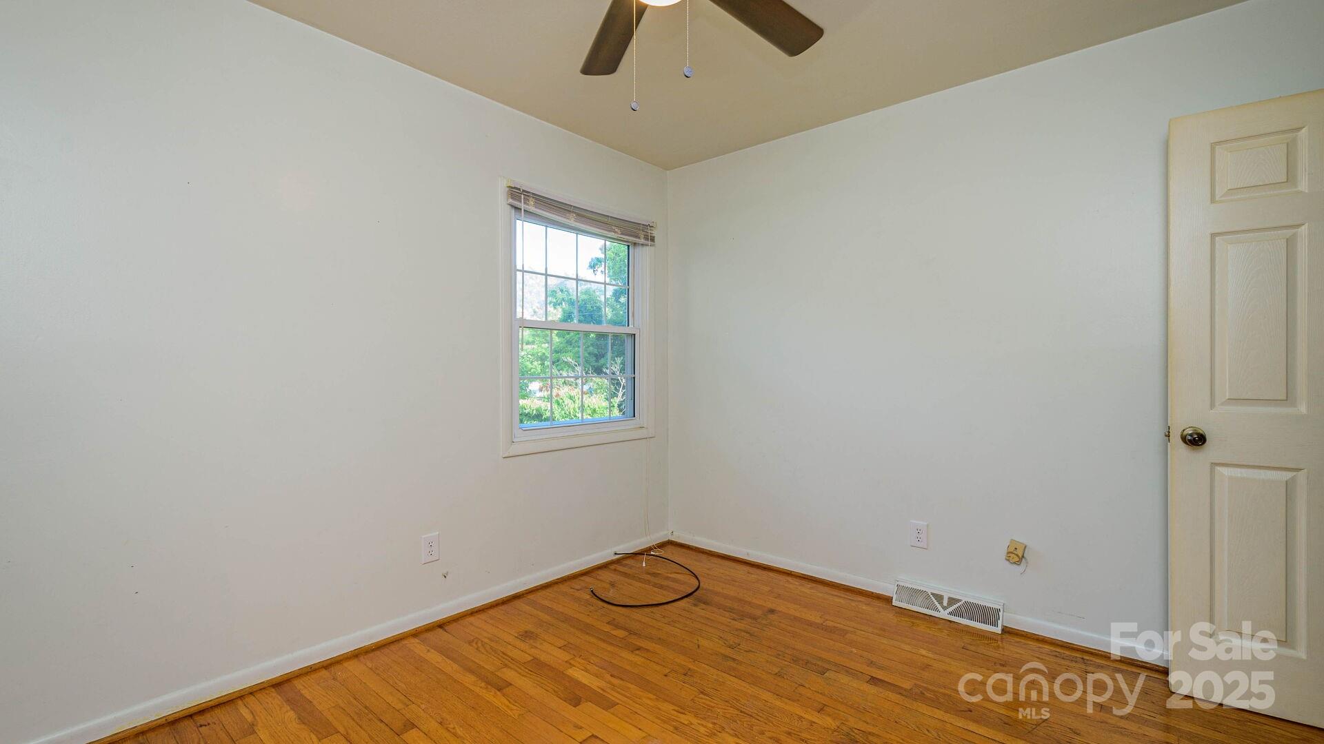 51 Bell Road Asheville, NC 28805 - Photo 20 of 38