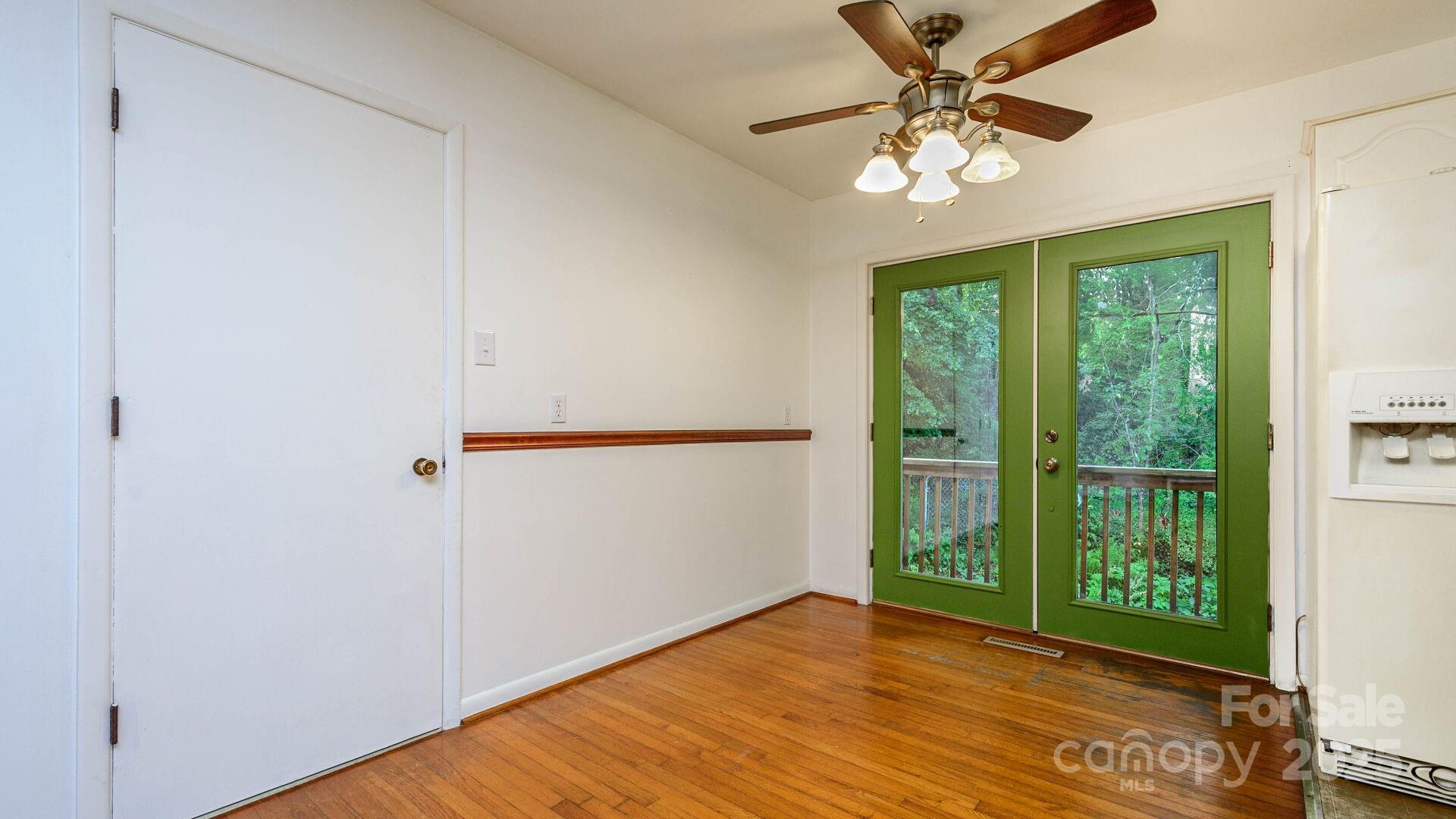 51 Bell Road Asheville, NC 28805 - Photo 10 of 38