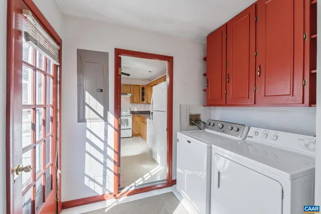 a view of utility room