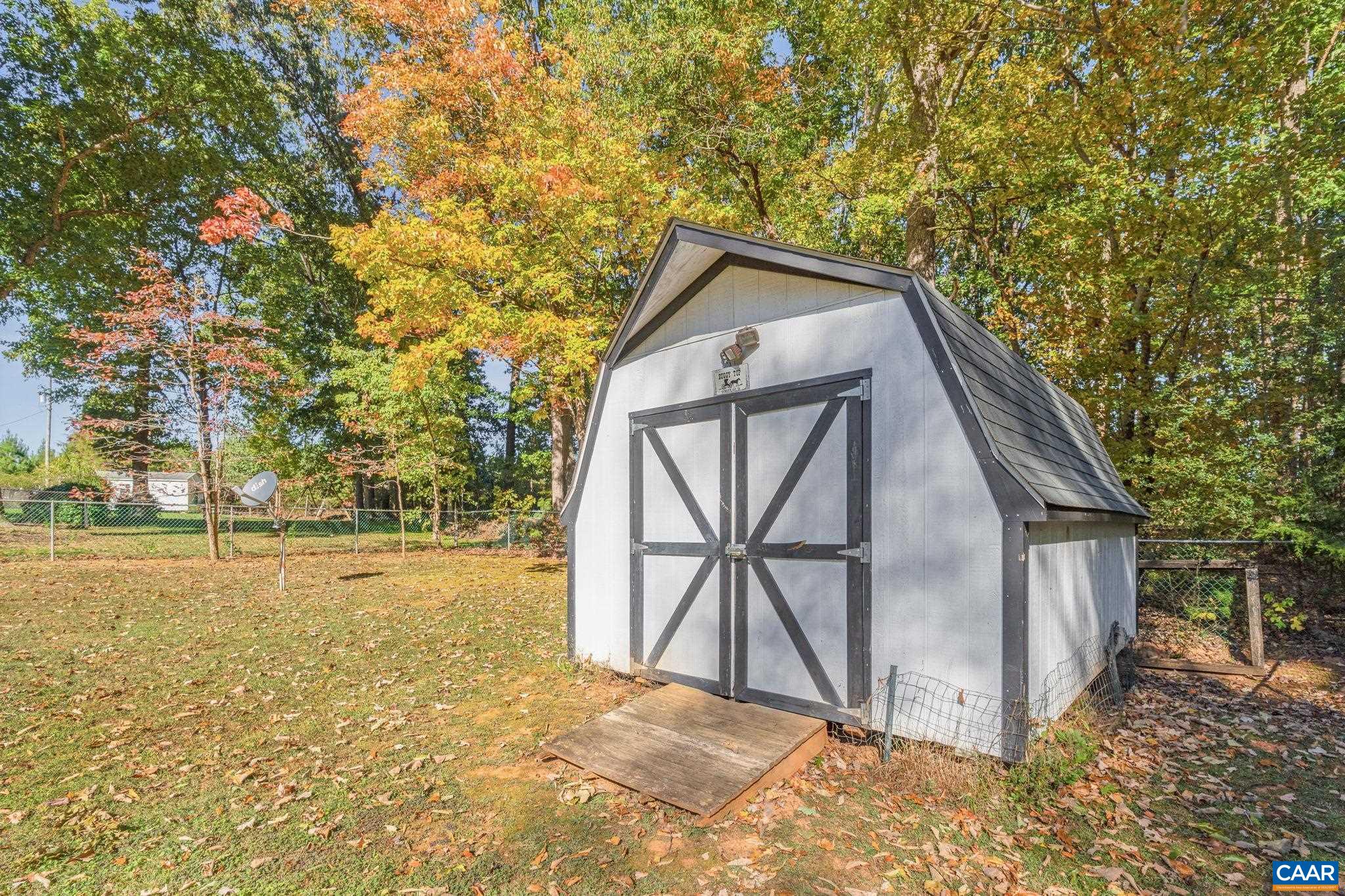 2380 South Constitution Route Dillwyn, VA 23936 - Photo 32 of 41 a view of outdoor space and yard
