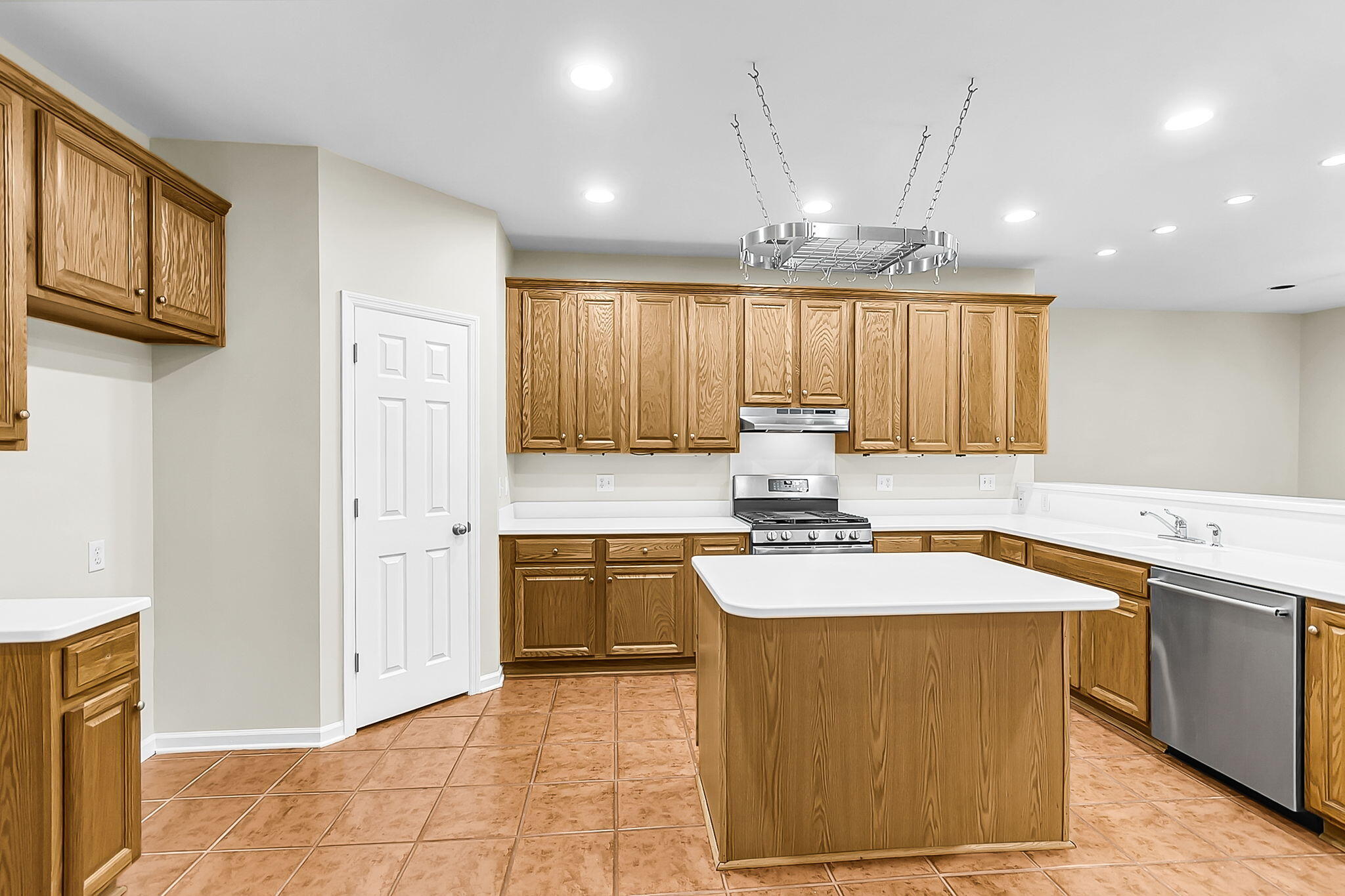 697 Hamlet Circle Goose Creek, SC 29445 - Photo 18 of 57 CREM - 697 Hamlet - interior only-12