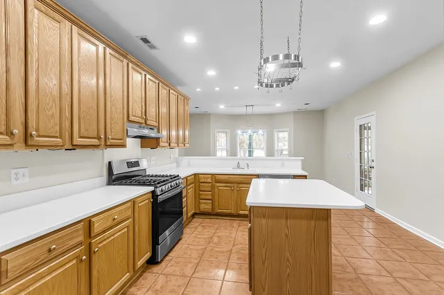 $650,000 | 697 Hamlet Circle, Goose Creek, SC 29445