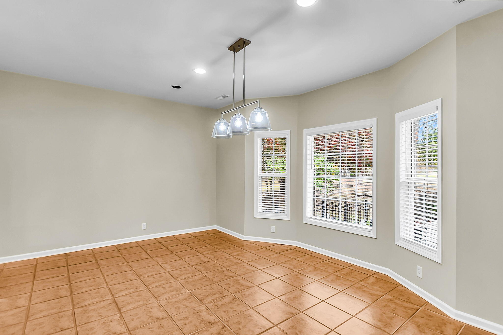 697 Hamlet Circle Goose Creek, SC 29445 - Photo 23 of 57 CREM - 697 Hamlet - interior only-17