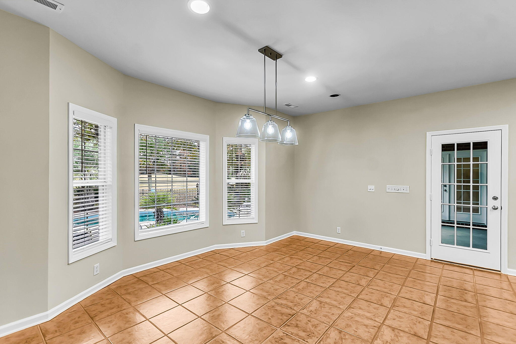 697 Hamlet Circle Goose Creek, SC 29445 - Photo 24 of 57 CREM - 697 Hamlet - interior only-18