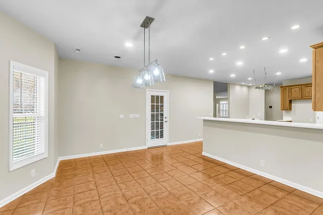 $650,000 | 697 Hamlet Circle, Goose Creek, SC 29445