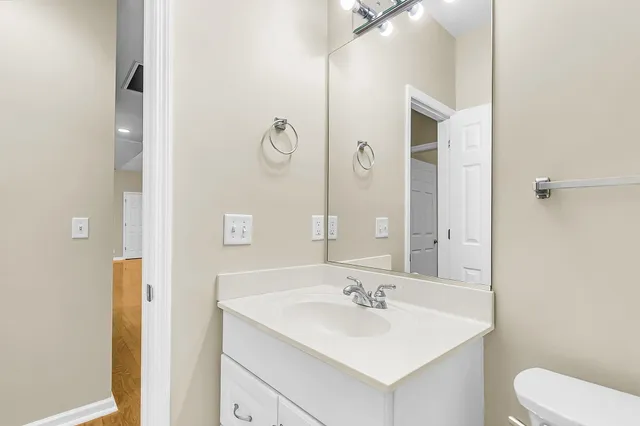 $650,000 | 697 Hamlet Circle, Goose Creek, SC 29445