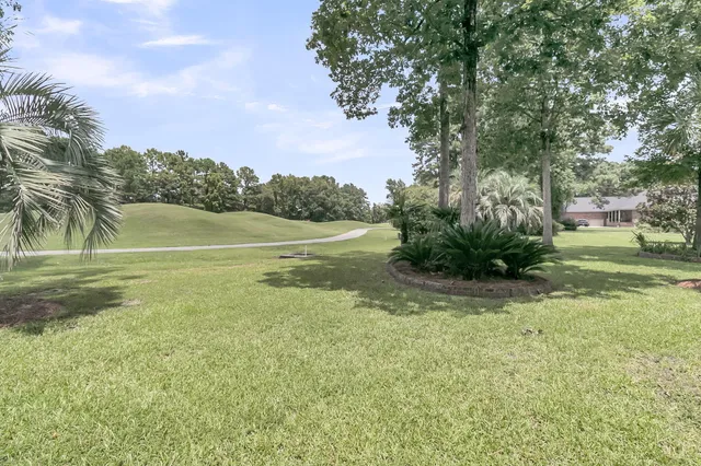 $650,000 | 697 Hamlet Circle, Goose Creek, SC 29445