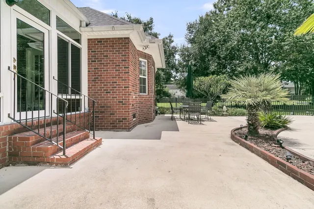 $650,000 | 697 Hamlet Circle, Goose Creek, SC 29445