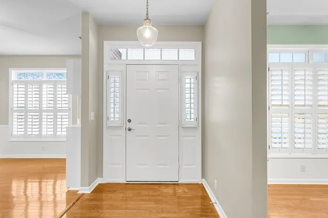 $650,000 | 697 Hamlet Circle, Goose Creek, SC 29445