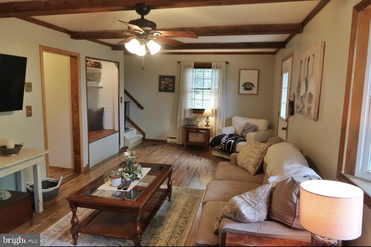 2536 Stone Road Westminster, MD 21158 - Photo 6 of 22 Living room