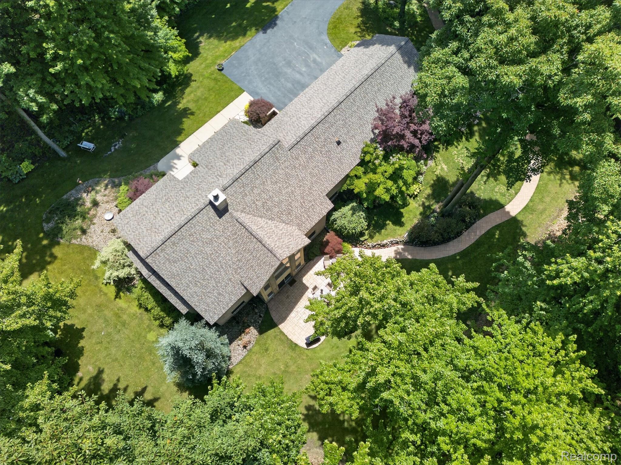 5388 Hartland Road Fenton, MI 48430 - Photo 55 of 74 56-5388-Hartland-Rd-WindowStill.jpg