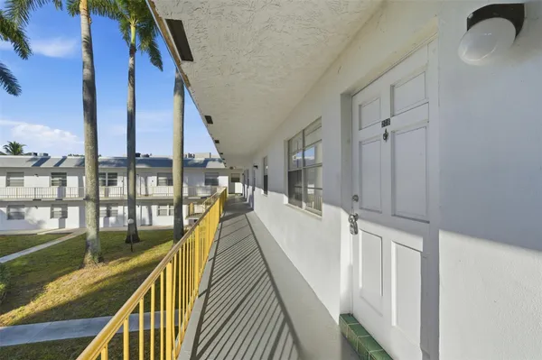 $1,850 | 6211 Southwest 37th Street, Unit 208, Davie, FL 33314