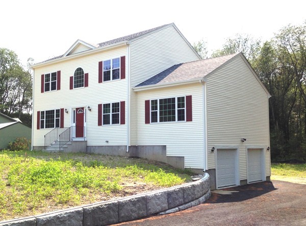 91 Richmond Road Freetown, MA 02702 - Photo 2 of 11 Gallery Image 2