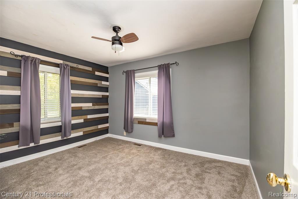 3251 Mann Road Clarkston, MI 48346 - Photo 26 of 41