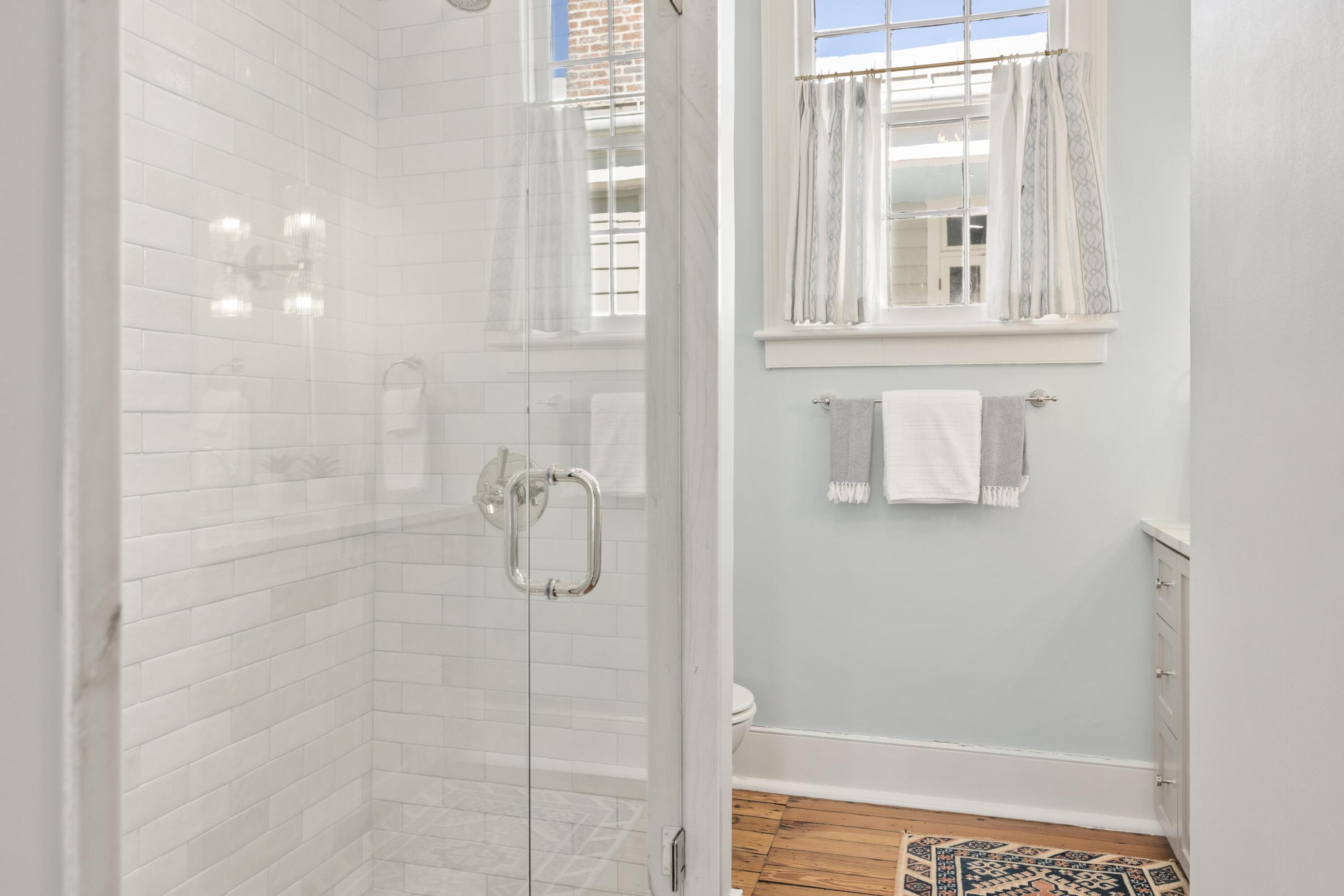 46 Church Street Charleston, SC 29401 - Photo 20 of 58 Guest bath