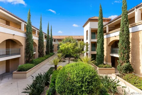 $579,000 | 2250 Camino De La Reina, Unit 202, San Diego, CA 92108