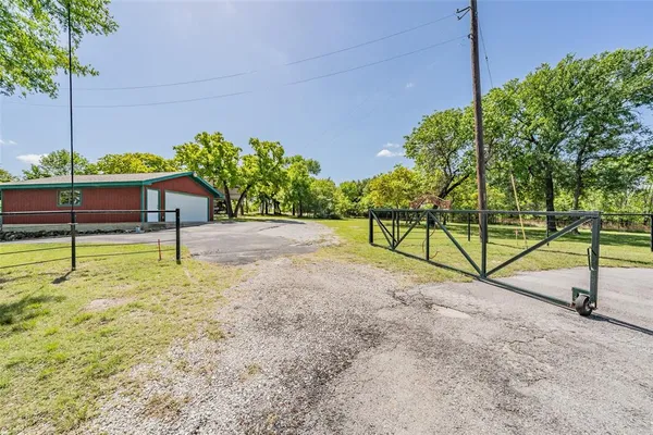 $1,175,000 | 491 Cozy Cove Court, Chico, TX 76431