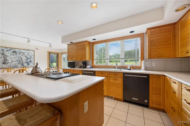 $799,900 | 6925 Woodchuck Hill Road, De Witt, NY 13066