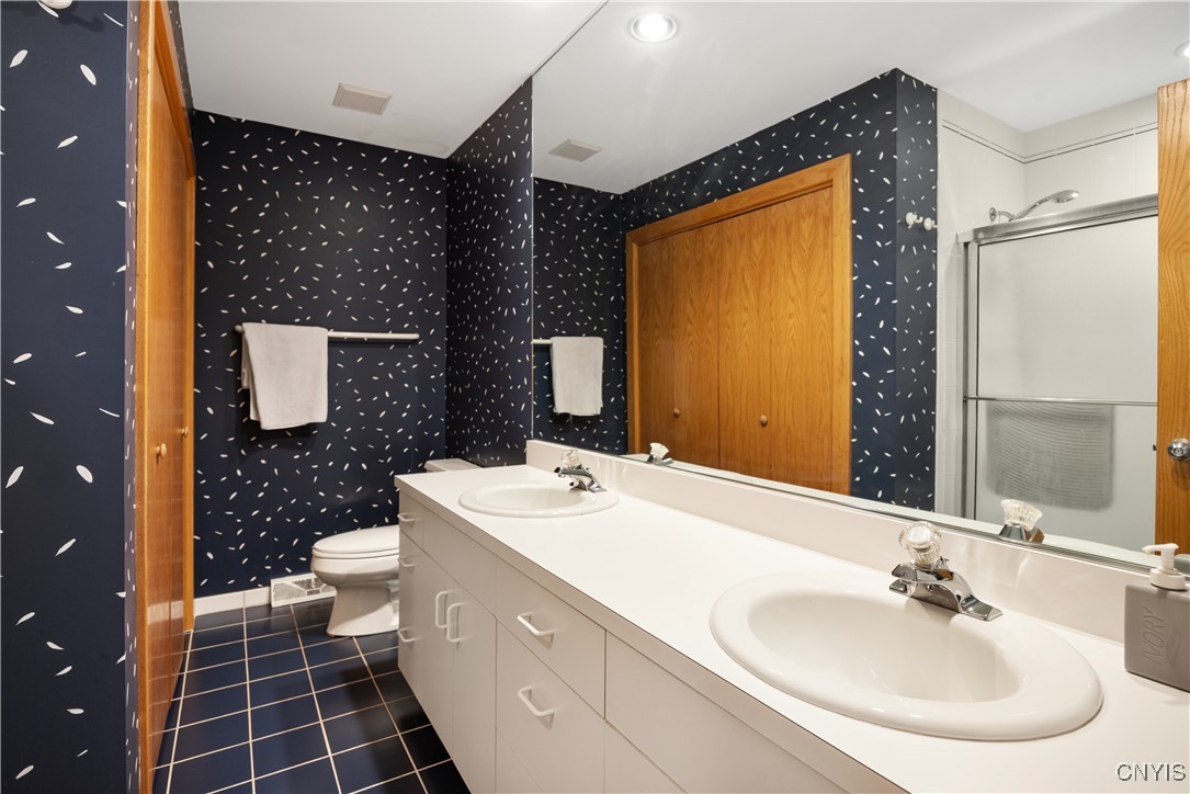 6925 Woodchuck Hill Road De Witt, NY 13066 - Photo 29 of 47 Full bath upstairs