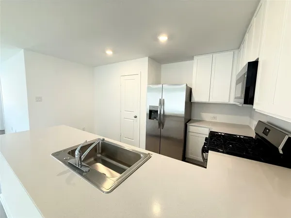 $1,800 | 31507 Casamari Drive, Huffman, TX 77336