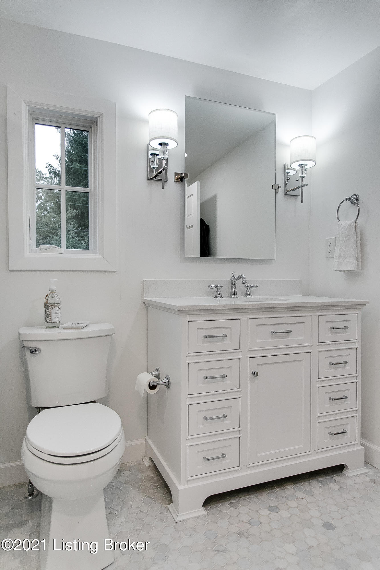 210 Cayuga Road Louisville, KY 40207 - Photo 29 of 42 29