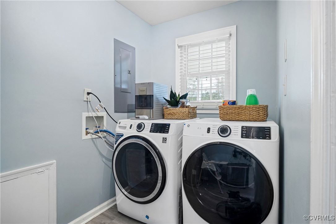 3605 Union Branch Road Petersburg, VA 23805 - Photo 15 of 40 Laundry with windows and washer/dryer convey!