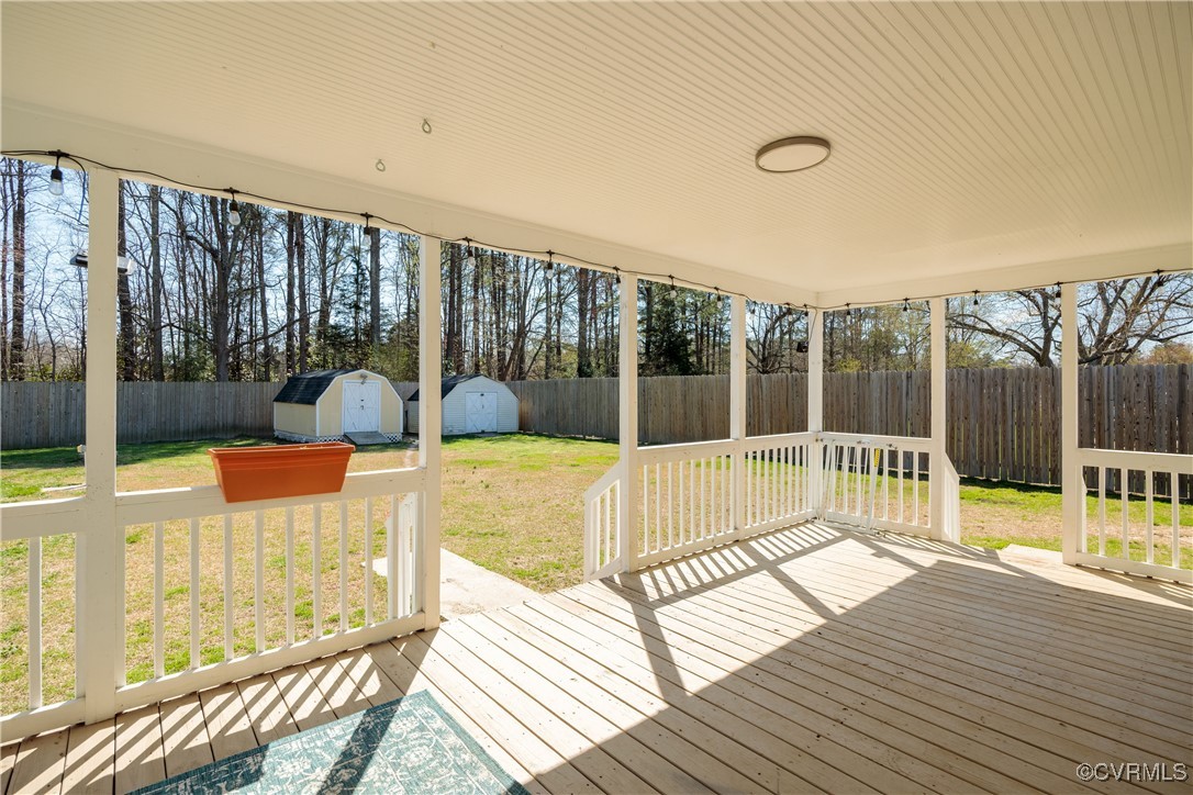 3605 Union Branch Road Petersburg, VA 23805 - Photo 28 of 40 Side steps provide easy access from driveway.