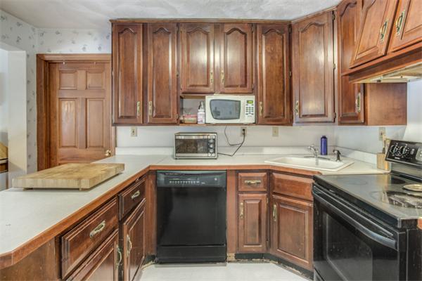 11 Taylor Road North Reading, MA 01864 - Photo 14 of 30 Gallery Image 14
