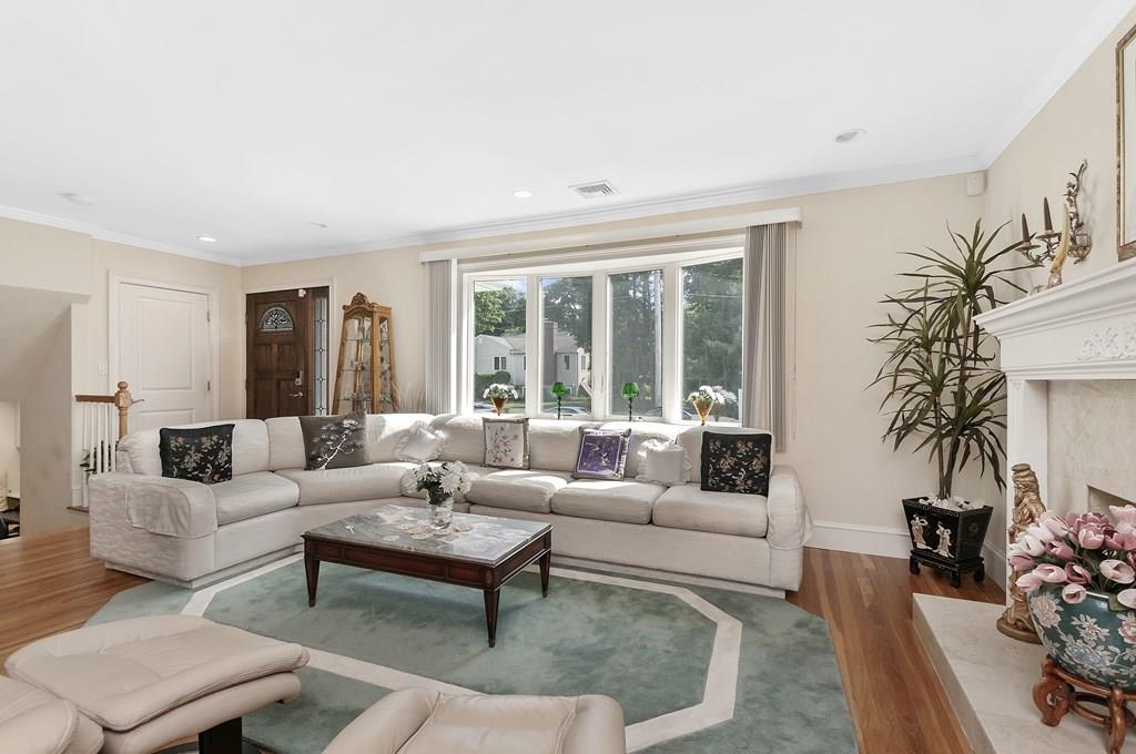 12 Ashmont Road Wellesley, MA 02481 - Photo 4 of 30
