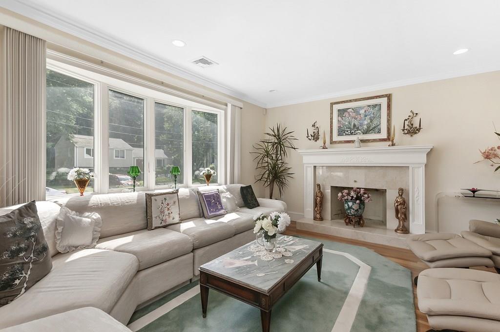 12 Ashmont Road Wellesley, MA 02481 - Photo 5 of 30