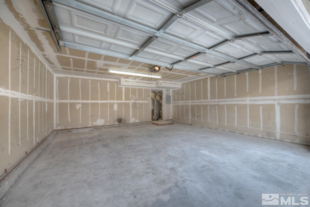 2150 Sutro Street, Unit A Reno, NV 89512 - Photo 22 of 25 a view of an empty room