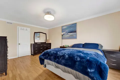 $211,500 | 9804 Karlov Avenue, Unit D, Oak Lawn, IL 60453