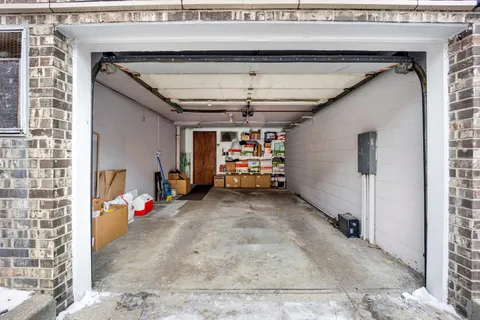 $211,500 | 9804 Karlov Avenue, Unit D, Oak Lawn, IL 60453