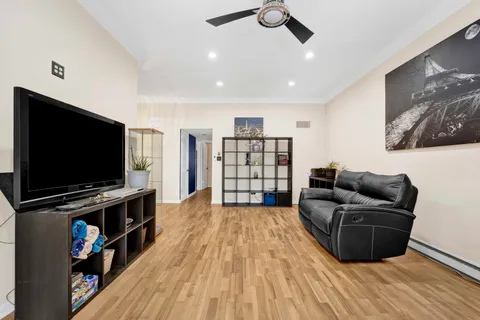 $211,500 | 9804 Karlov Avenue, Unit D, Oak Lawn, IL 60453