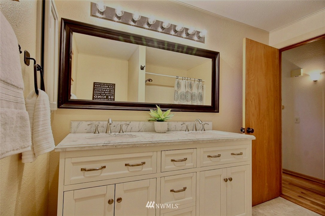 4911 175th Street Southeast Bothell, WA 98012 - Photo 14 of 25