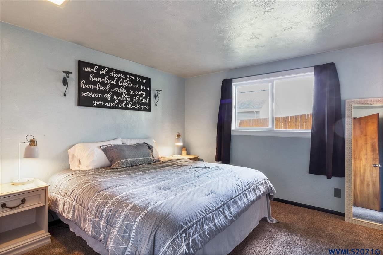 1351 Southwest Maple Street Dallas, OR 97338 - Photo 16 of 26