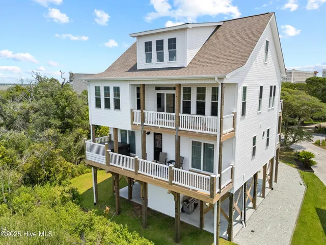 $1,324,000 | 310 Bay Circle, North Topsail Beach, NC 28460