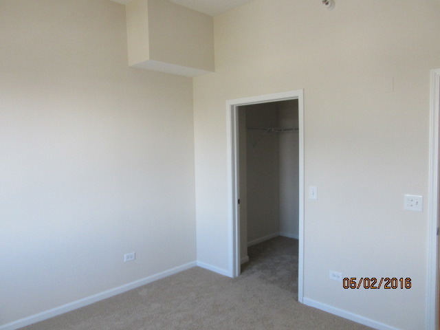 4848 North Sheridan Road, Unit 802 Chicago, IL 60640 - Photo 9 of 11 a view of an empty room