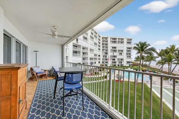 $3,900 | 3101 South Ocean Boulevard, Unit 302, Highland Beach, FL 33487