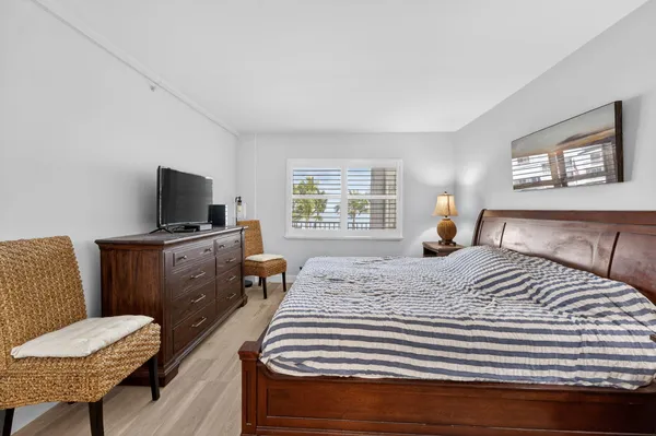 $3,900 | 3101 South Ocean Boulevard, Unit 302, Highland Beach, FL 33487