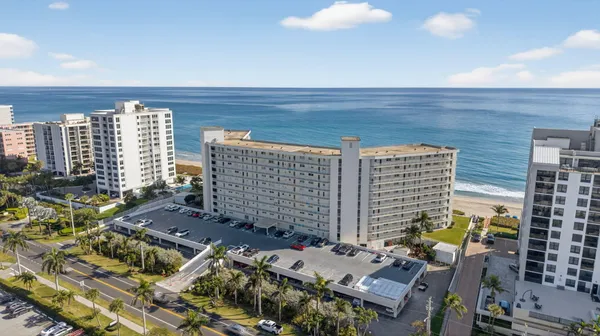 $3,900 | 3101 South Ocean Boulevard, Unit 302, Highland Beach, FL 33487
