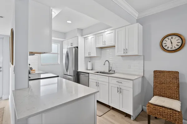 $3,900 | 3101 South Ocean Boulevard, Unit 302, Highland Beach, FL 33487