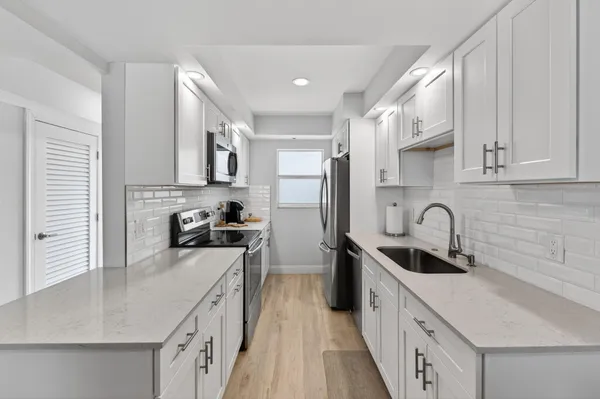 $3,900 | 3101 South Ocean Boulevard, Unit 302, Highland Beach, FL 33487