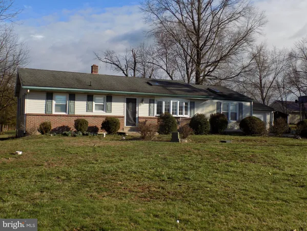 $2,300 | 3168 Middle Creek Road, Gilbertsville, PA 19525