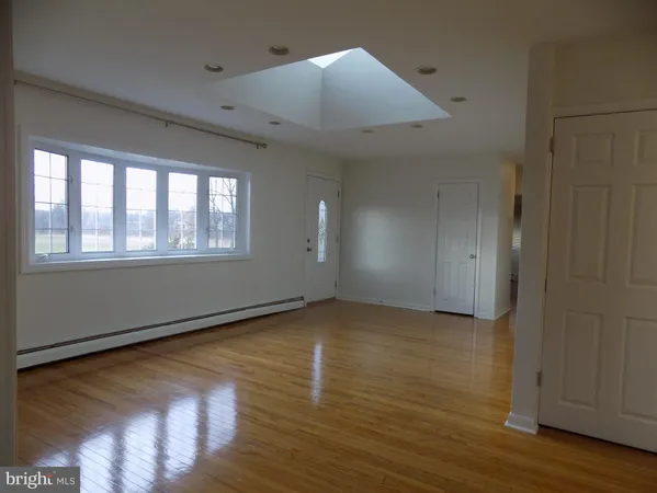 $2,300 | 3168 Middle Creek Road, Gilbertsville, PA 19525