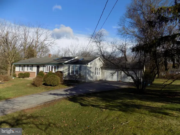 $2,300 | 3168 Middle Creek Road, Gilbertsville, PA 19525