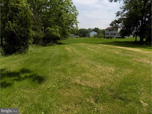 $2,300 | 3168 Middle Creek Road, Gilbertsville, PA 19525